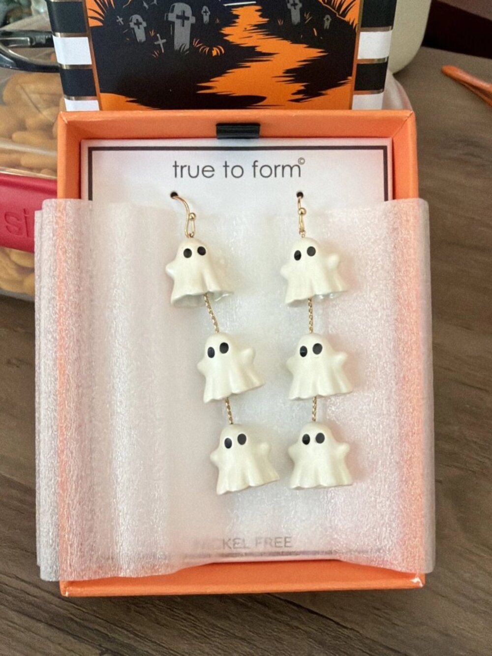 TRUE TO FORM Pearly White Ghost Linear Drop Earrings - NIB - Picture 3 of 3